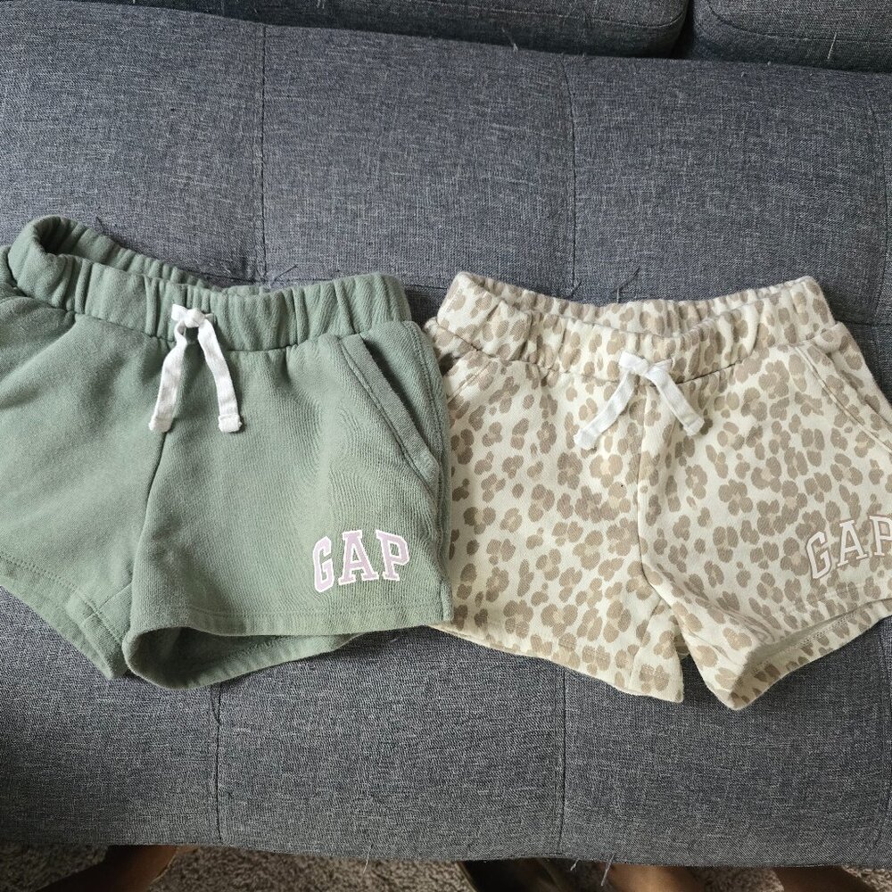 Set of shorts